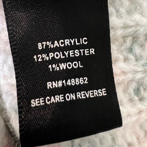 NWOT Torrid cute mock neck white peach green grey soft fuzzy sweater size 1X - Picture 13 of 16